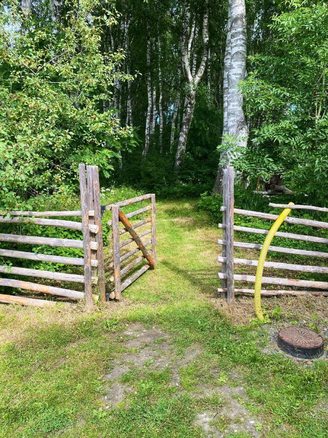 Guesthouse, Not Even A Minute Walk To The Ocean Kullavik Экстерьер фото