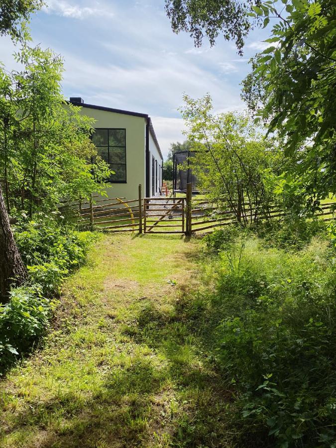 Guesthouse, Not Even A Minute Walk To The Ocean Kullavik Экстерьер фото